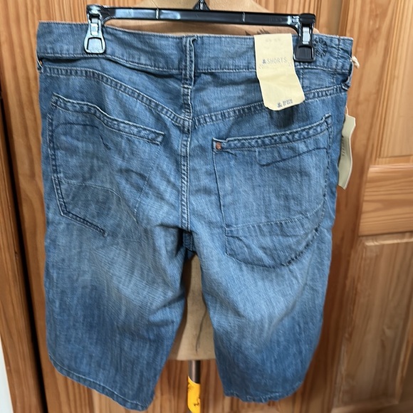VINTAGE DENIM MENS SHORTS BY H&M SIZE 34 NWT - Picture 9 of 12